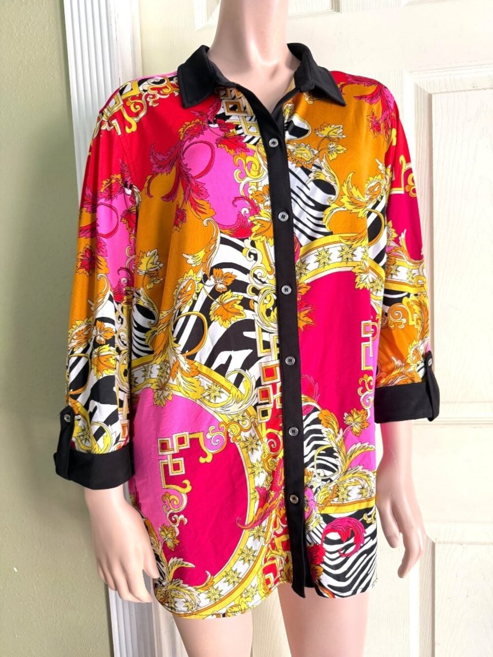 size 2X Nygard pink gold black bold print button blouse 3/4 sleeve